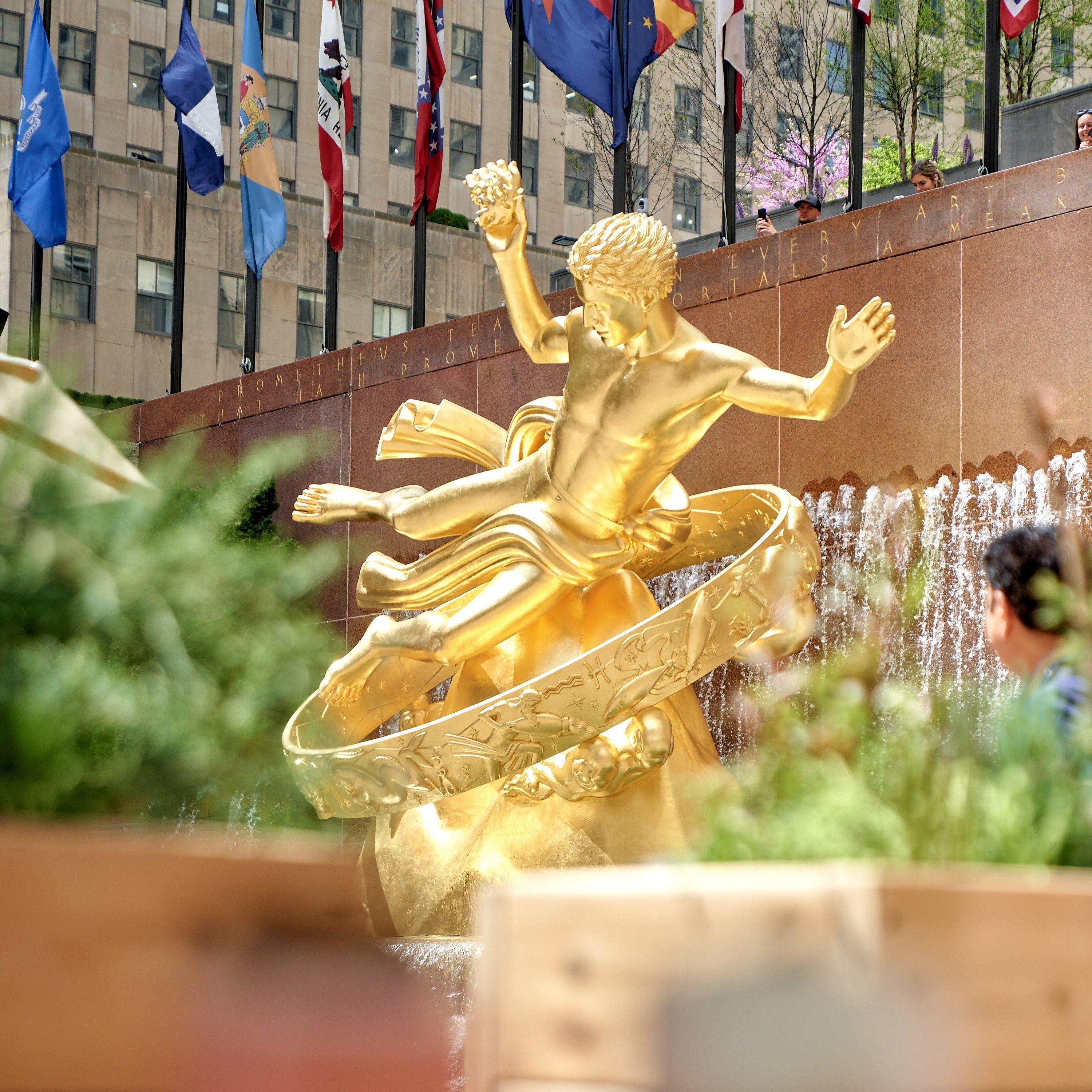 gold statue